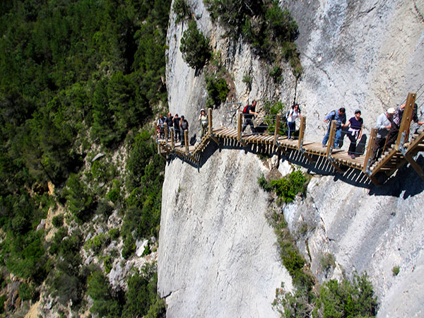 Desde la anualidad 2016 y hasta 2021 ejecuta la estrategia “Montañas de Desarrollo Saludable”, con la gestión de las convocatorias públicas anuales de ayudas Leader del Gobierno de Aragón destinadas a implementar dicha estrategia de desarrollo rural.